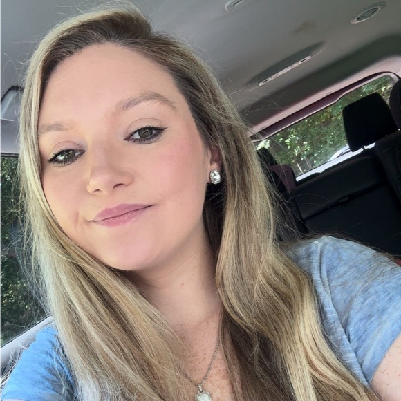 Meet your Posher, Brittany - Picture 1 of 1